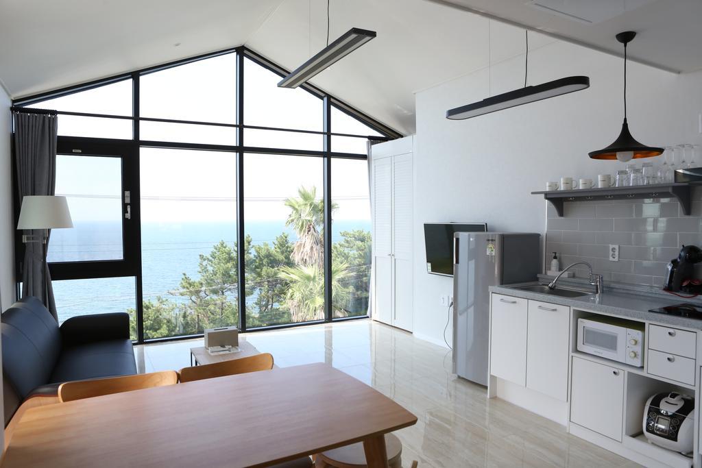 Plumeria Pension Jeju Eksteriør billede